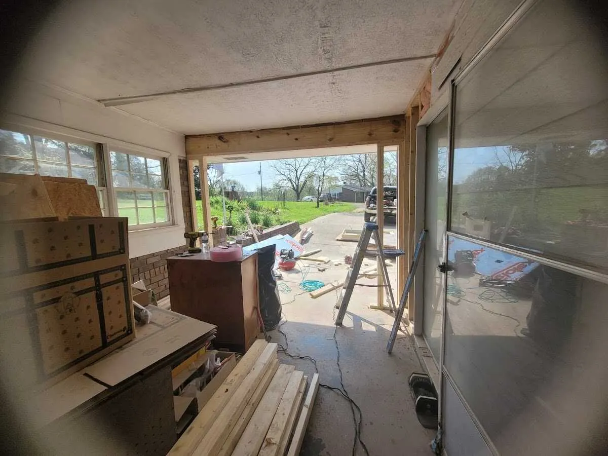 Air movers and dehumidifier for Drying & Dehumidification in Marlin